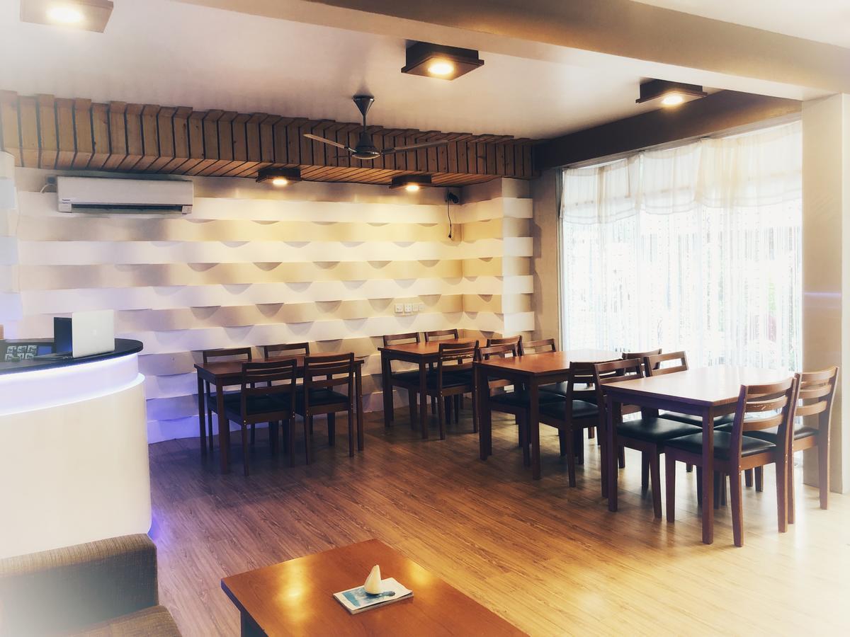 Brize Inn フルマーレ エクステリア 写真