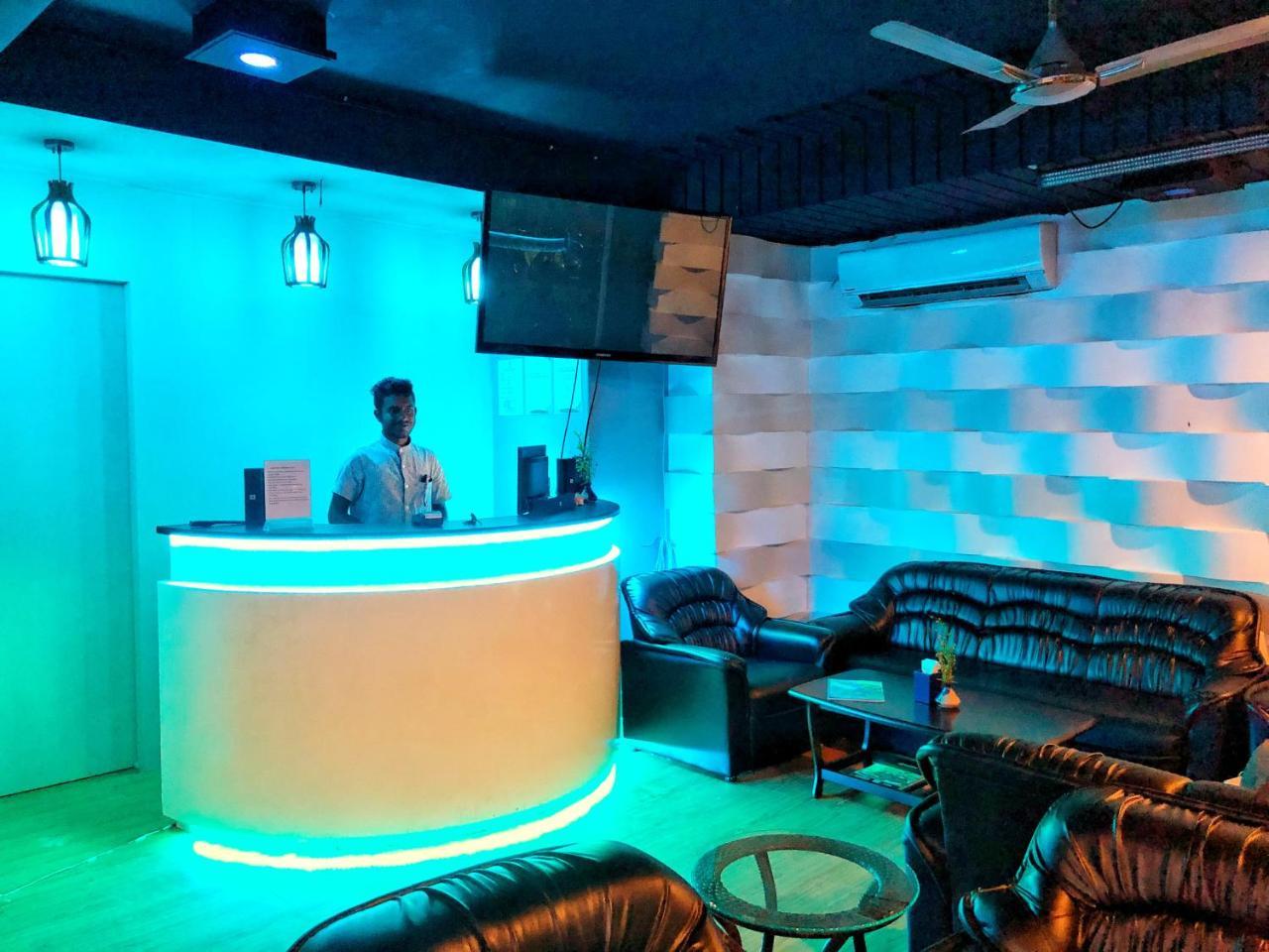 Brize Inn フルマーレ エクステリア 写真